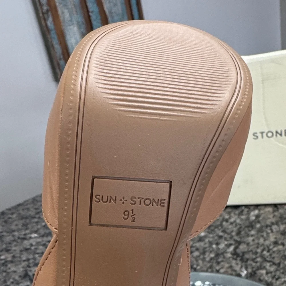 Sun + Stone Reeta nude Women's Beige Ankle Strap platform chunky Heels NEW 9.5